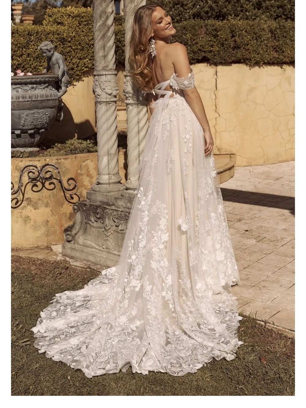 Madi Lane Brielle Gown - Picture 5 of 13